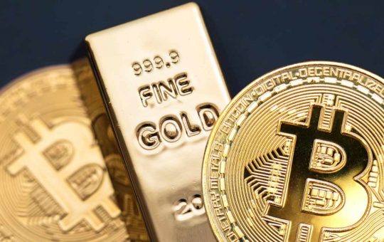 Economist Peter Schiff Explains Why Bitcoin and Gold Are up This Year — 'They're Rising for Opposite Reasons'