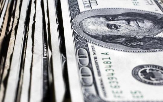 US Dollar Losing Appeal as Safe-Haven Currency of Last Resort, Says PIMCO Strategist