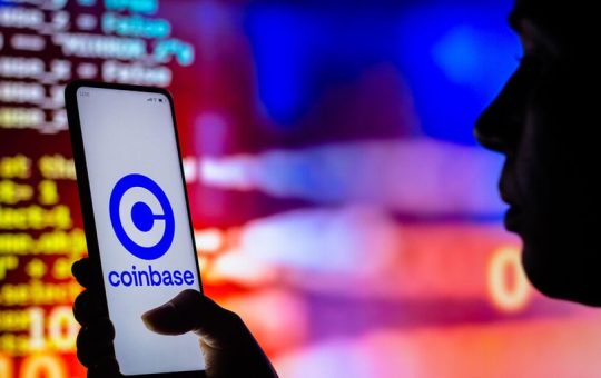 Coinbase Debuts Smart Wallet, Gunning to Bring 1 Billion Users to Crypto